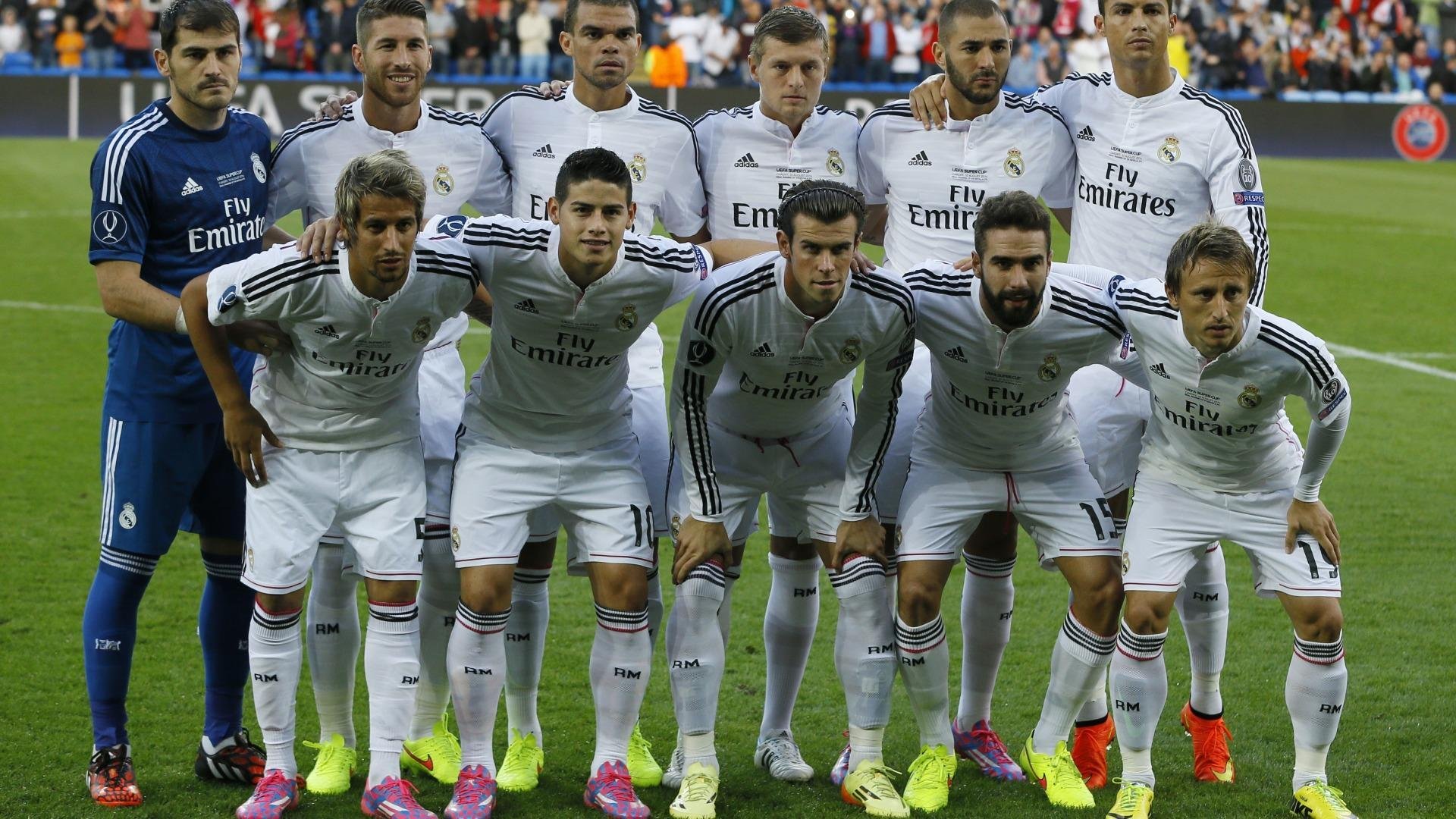 维拉边路插上提升传中质量带动攻势，维拉阵型