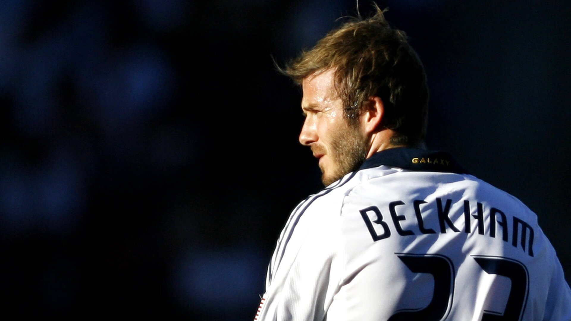 多项目中游泳选手体现团队成长潜力，业余游泳队